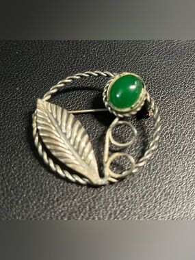 Vintage Silver Leaf Circle Brooch with Green Cabochon